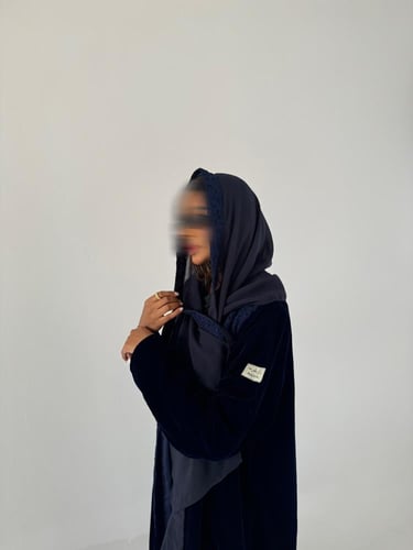 القمـاش مخمل كوري•من قدام دانتيل قطيان ومن خلف•قصه...