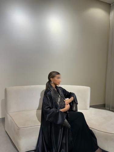 (متـوفر منها ٤ حبات فقط) القمــاش تفـته•اكمـام وال...