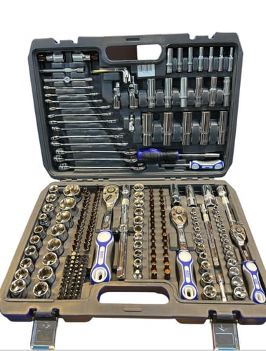 عدة يدوية 218 قطعة