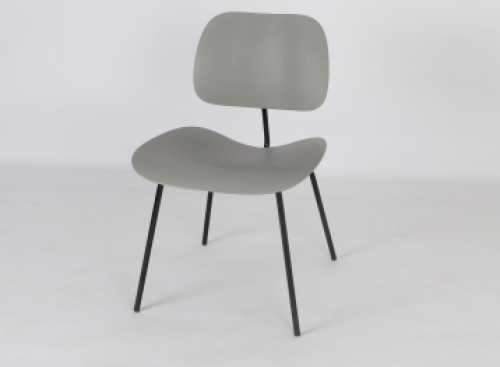 كرسي بلاستك