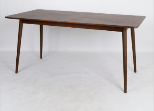 طاولة طعام فريدة