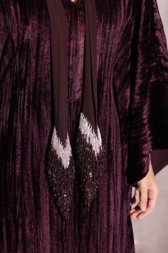 CASCADE IN MAROON