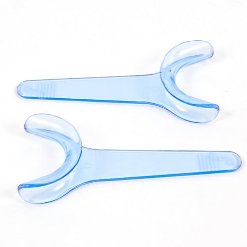 cheek retractor
