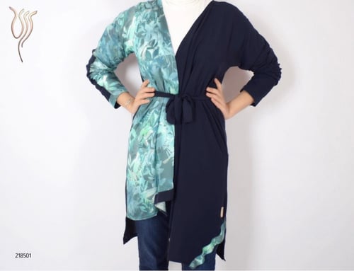 بلوزة كريب مفتوح كحلي مشجر