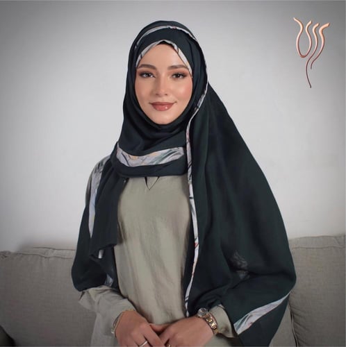 طرحة بوال أخضر مع خطين قماش مشجر