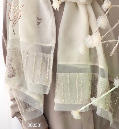 طرحة بوال سهرة مطرزة أوف وايت