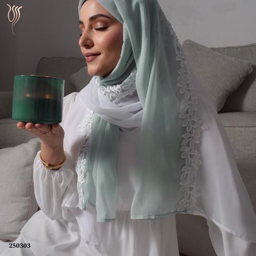 طرحة بوال أبيض وأخضر تفاحي بكلفة مشجرة