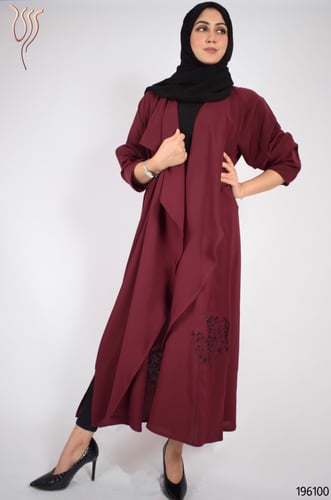 رداء كريب مطرز عودي