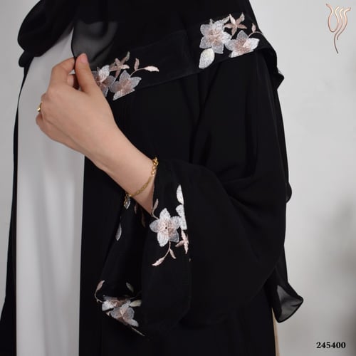 عباية ثنية كريب خفيف ورود