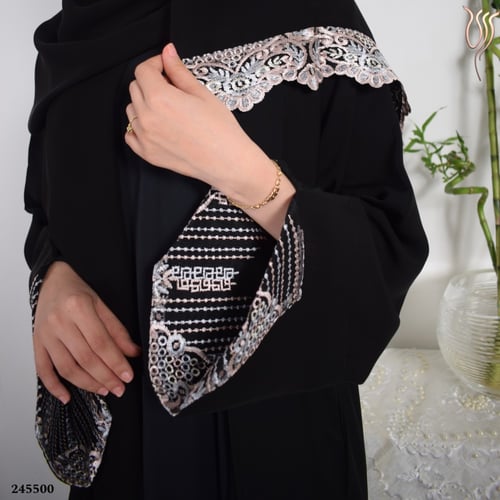 عباية ثنية كريب خفيف مخطط