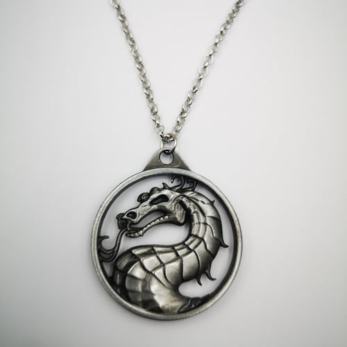 قلادة شعار لعبة مورتال كومبات