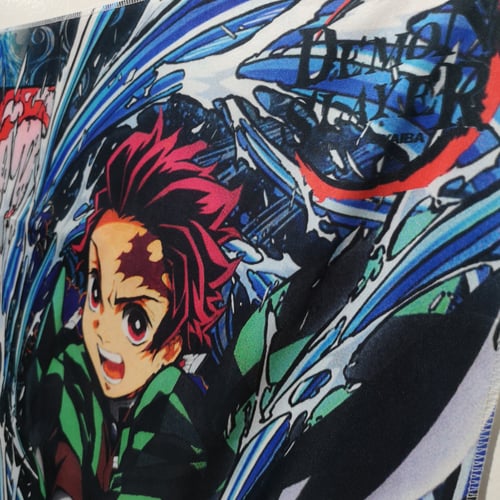 علم لأبطال أنمي قاتل الشياطين