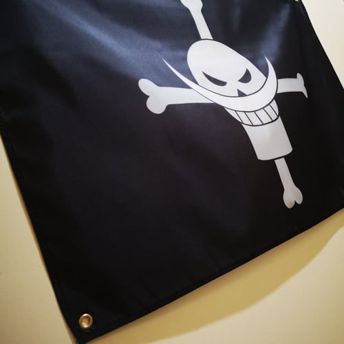 علم شعار قراصنة اللحية البيضاء