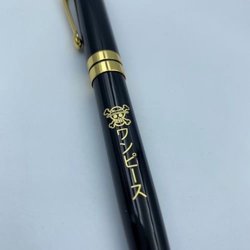 قلم حبر رسمي لشعار قراصنة قبعة القش