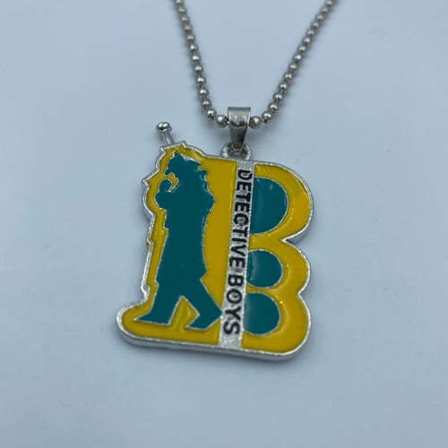 قلادة شعار المتحرين الصغار