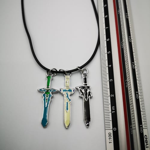 قلادة سيوف سورد آرت أونلاين