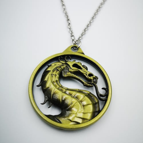 قلادة مورتال كومبات ذهبي قاتم