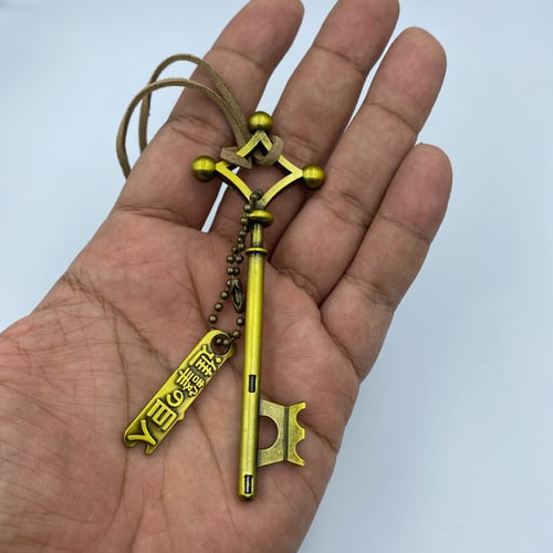 قلادة مفتاح إيرين كبير