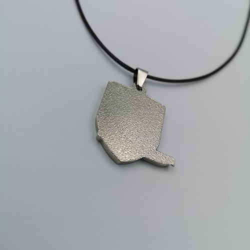 قلادة شعار فوكس هاوند