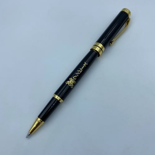 قلم حبر رسمي لشعار قراصنة قبعة القش