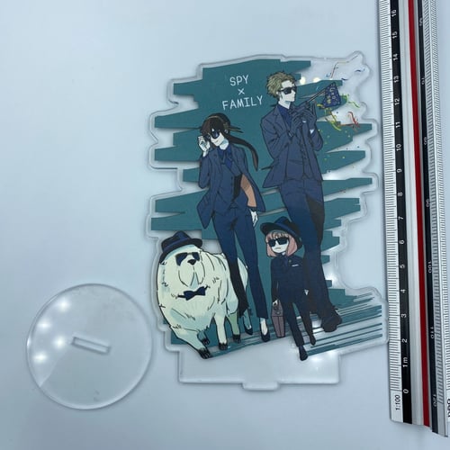 ستاند اكريليك لعائلة فورجير