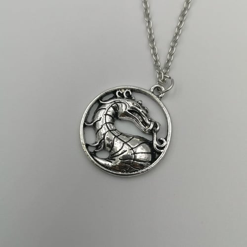 قلادة شعار مورتال كومبات