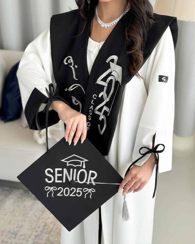 طقم عباية تخرج 2026 اوف وايت مع اسود