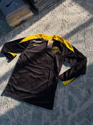 سويتر تمارين الاتحاد 25/26