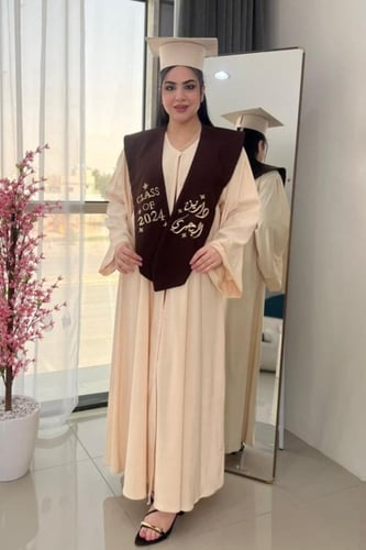 عبايات تخرج 2026