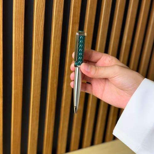 قلم سداسي فضي مع الاخضر