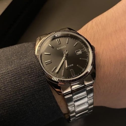 ساعة كاسيو كوارتز - fluted اسود