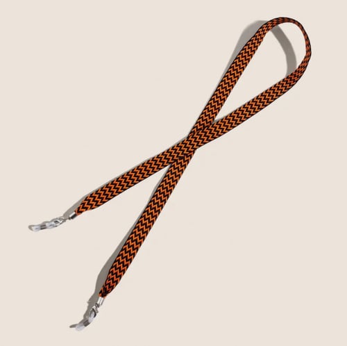 تعليقه الحبل للنظارات والكمام