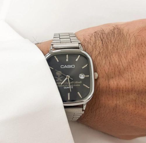 ساعة كاسيو ltp مينا أسود وسير فضي اصدار خاص شعار ا...