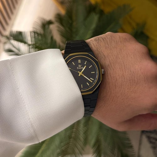 ساعة رجالية بسير من البولي كاربون باللون الأسود