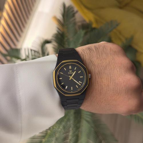 ساعة رجالية بسير من البولي كاربون باللون الأسود