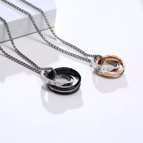 قلادة Love الدائرية