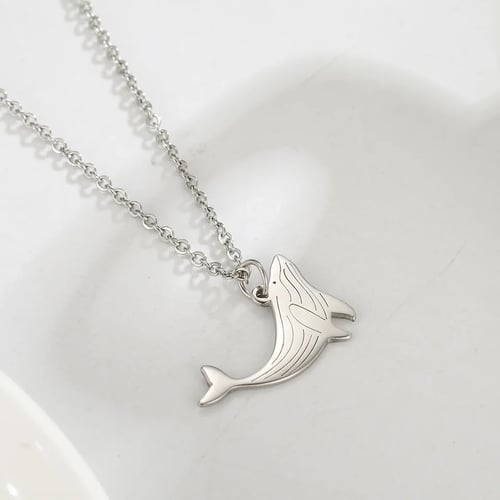 قلادة الحوت