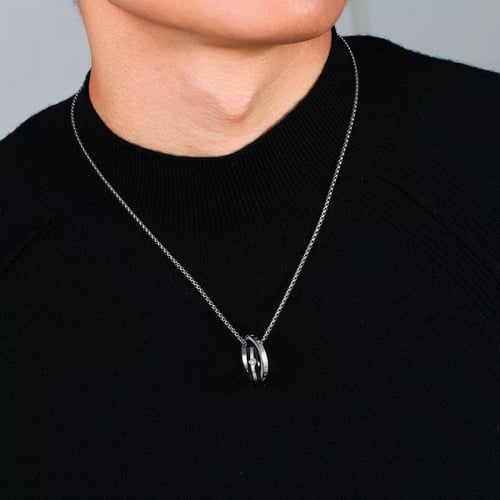 قلادة Love الدائرية