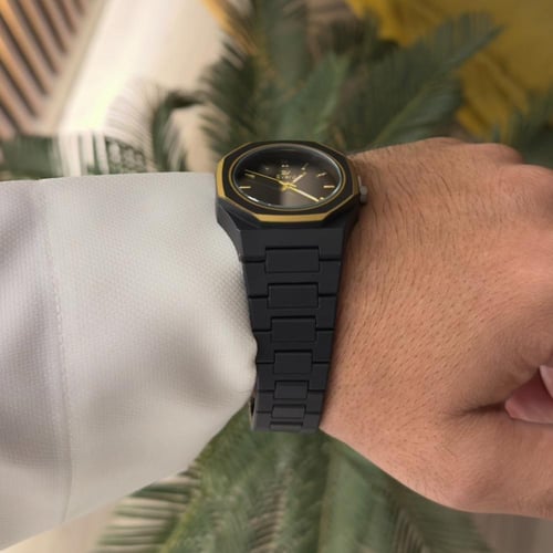 ساعة رجالية بسير من البولي كاربون باللون الأسود