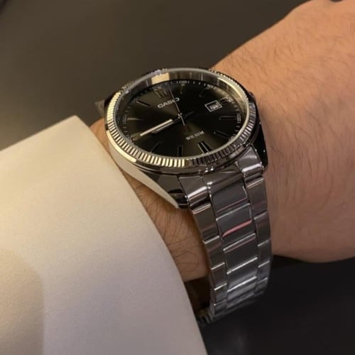 ساعة كاسيو كوارتز - fluted اسود