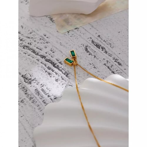 قلادة نسائية من التيتانيوم الصلب والزركون