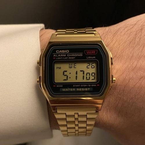ساعة كاسيو كلاسك ذهبية