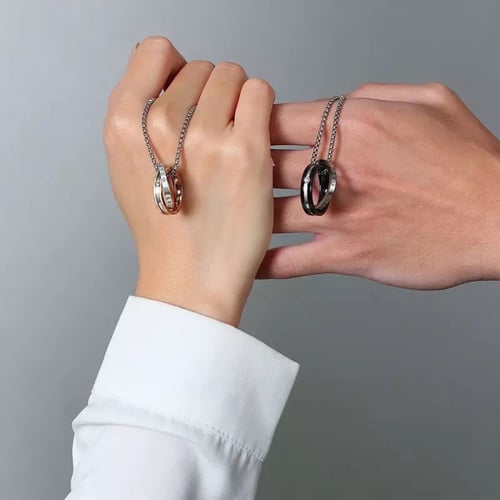 قلادة Love الدائرية