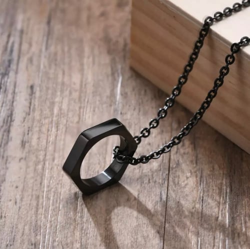 قلادة رجالية