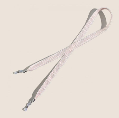 تعليقه الحبل للنظارات والكمام