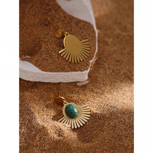 اقراط من الحجر الطبيعي الاخضر