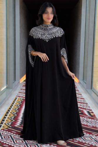 جلابية آنيقة من قطعتين بعدة الوان