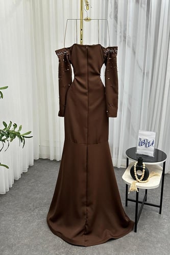 فستان سهره أوف شولدر بأكمام طويلة لون بني