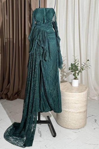 فستان سهره بأكمام طويلة لون أخضر