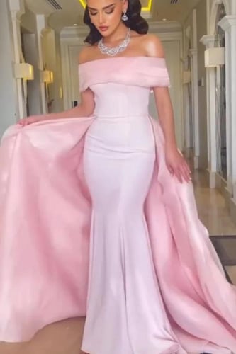 فستان سهرة انيق بذيل بلونين وردي واحمر